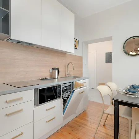 Nowy Apartament Z Widokiem Na Miasto By Renters Appartement