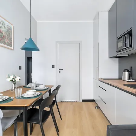 Nowy Apartament Z Widokiem Na Miasto By Renters Appartement